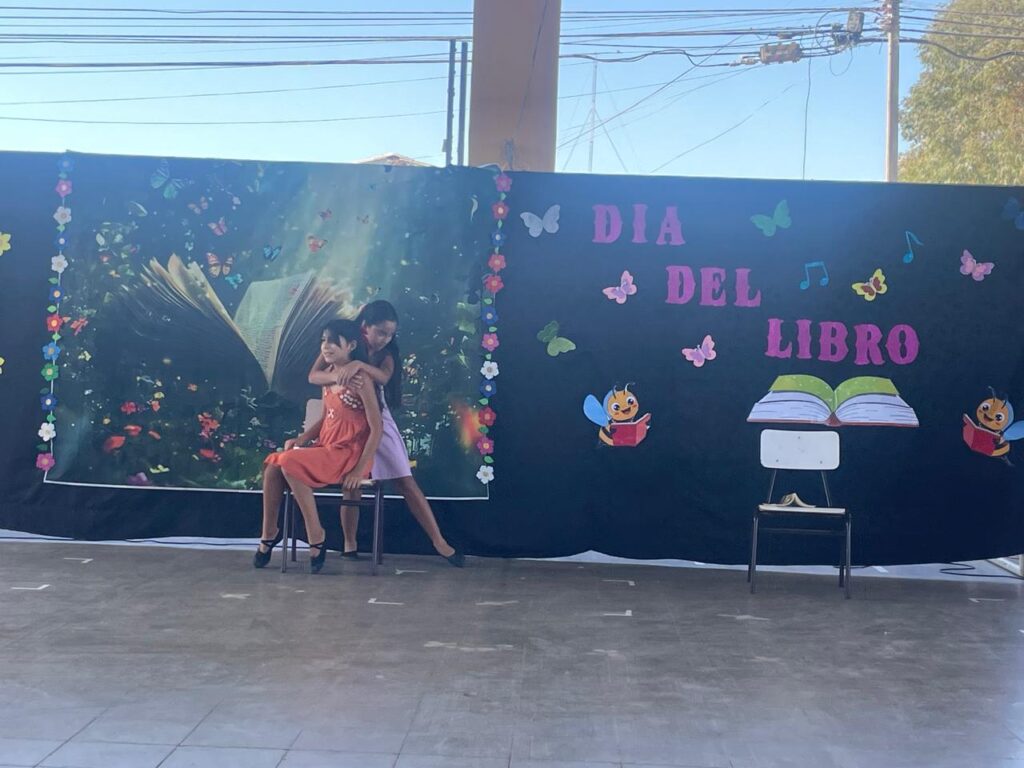 Homenaje a Gabriela Mistral en Escuela Bruno Zavala Fredes