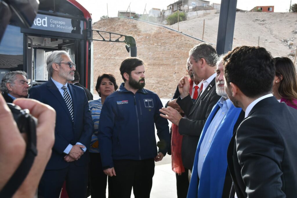 Gabriel Boric insta a empresas de buses a trasladarse al Terrapuerto en Copiapó