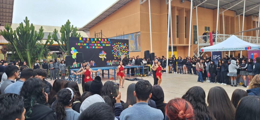 Liceo Carvajal celebra Día de la Convivencia Escolar