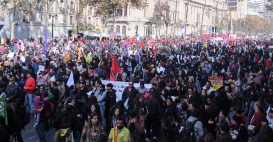 Gobierno retira proyecto de negociación colectiva ramal con que Boric buscaba empoderar a sindicatos