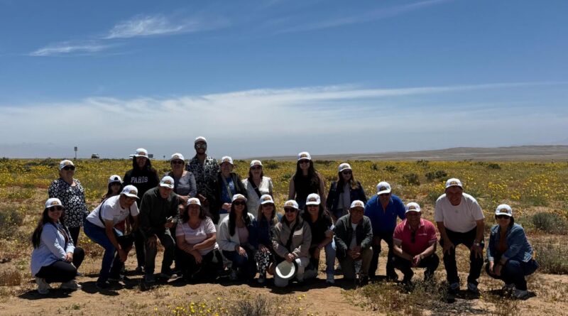 Jurado de Concurso de Cuentos Breves del Norte visita el desierto florido