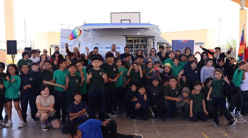 Bibliomóvil llevará hasta 1.500 libros a comunidades apartadas y ampliará el acceso a la lectura en Atacama
