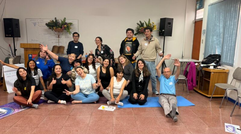 Cuidar a quienes enseñan: docentes de inglés de Atacama se capacitan en bienestar emocional